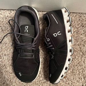 Womens On running shoes